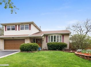 8812 S 82nd Ct, Hickory Hills, IL