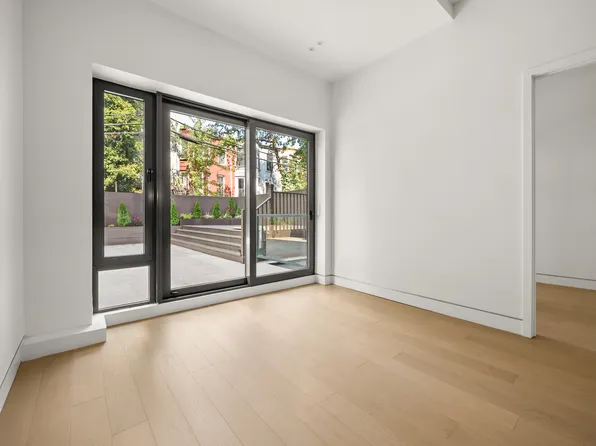 259 Halsey Street image 10 of 11