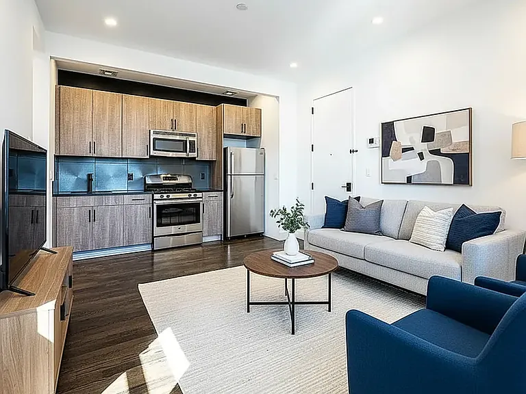 412 Suydam St #4R — Photo 8