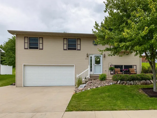 4970 Northrange Ct, Dubuque, IA 52002