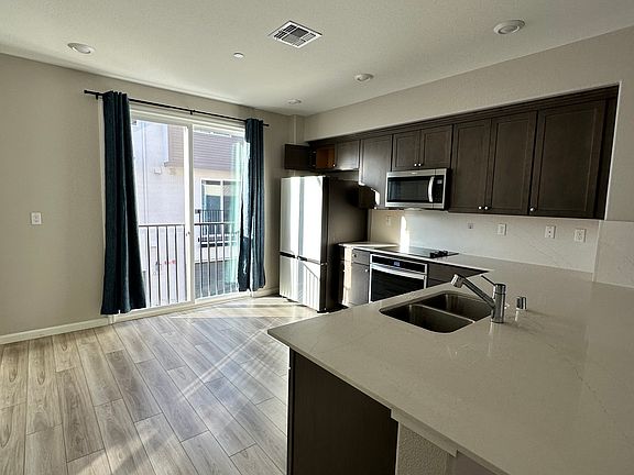 4th image of 29713 Hansen St