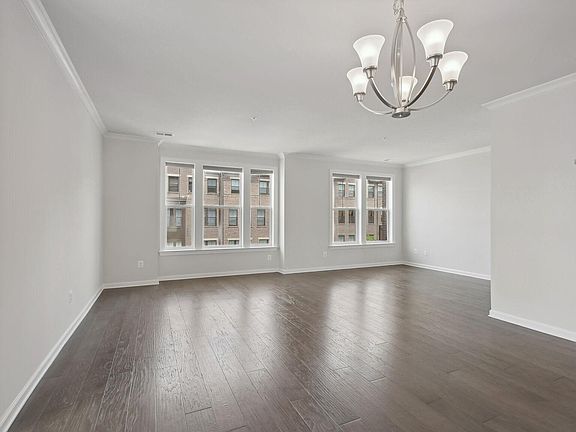 4th image of 45117 Kincora Dr