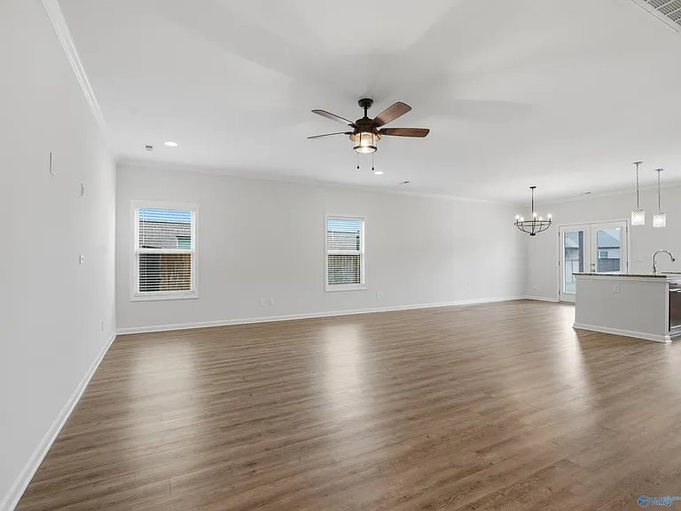 122 Kretzer Ct — Photo 6