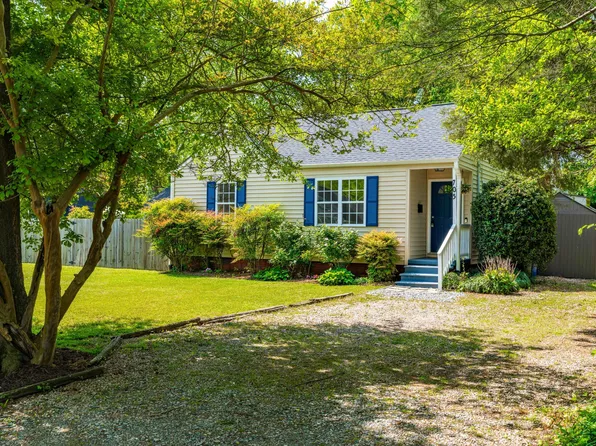 705 Hartford Rd, Raleigh, NC 27610