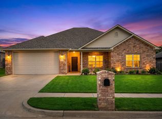 114 Brookway Ln, Longview, TX 75604