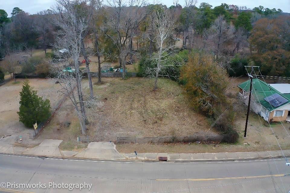 1st image of 812 Tioga Rd