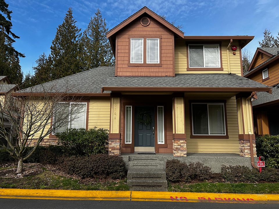 1st image of 10761 221st Ln NE #15
