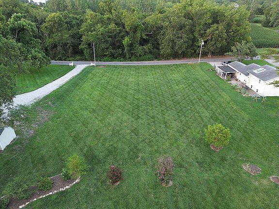Huge backyard! 
(Extra lot) 