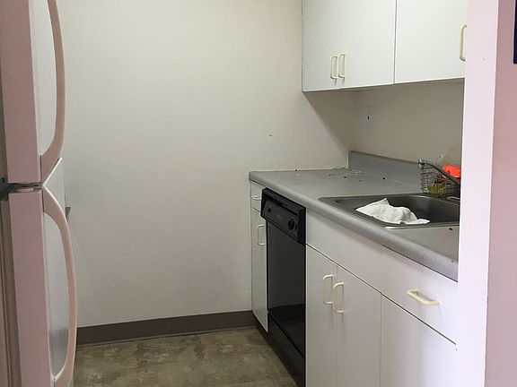 5th image of 13949 Barclay Ave #006K