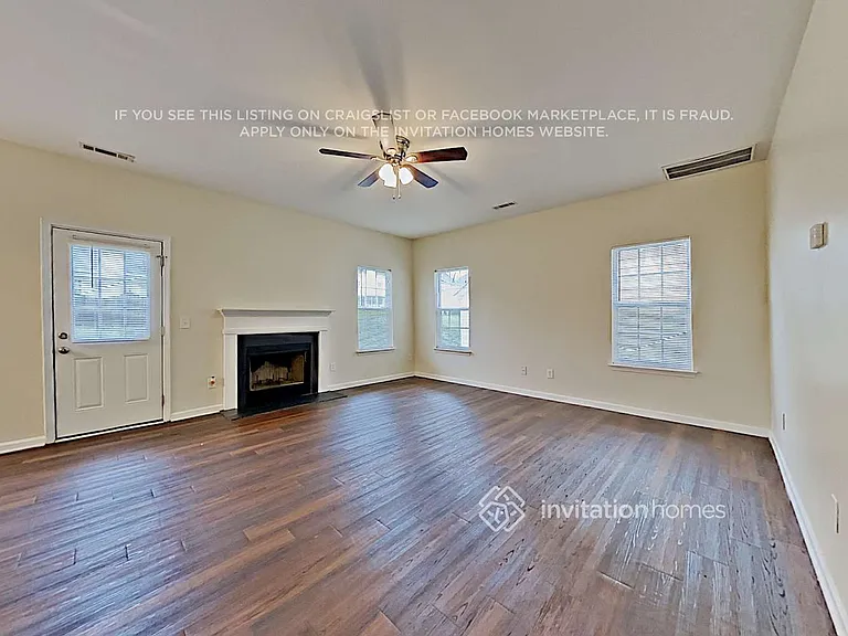 1919 Darbywine Dr — Photo 4