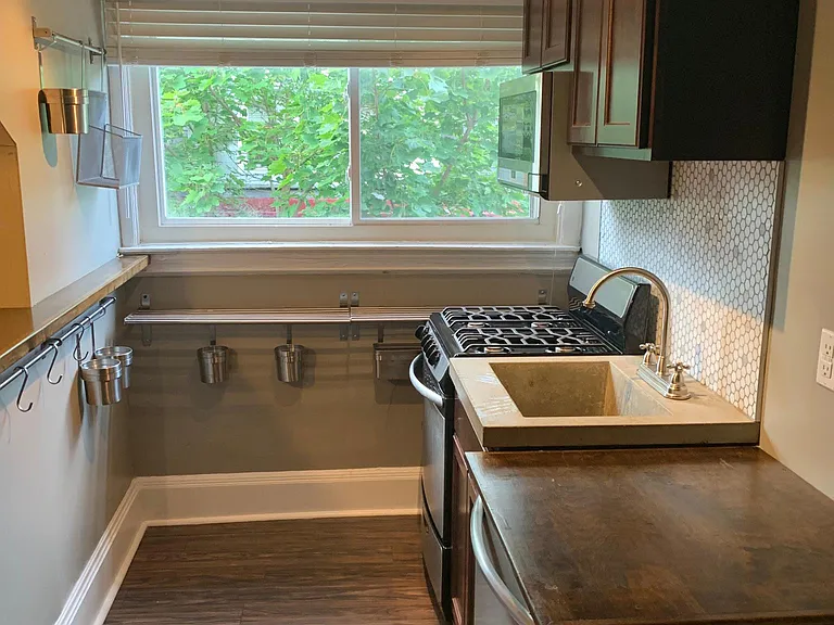 302 S Negley Ave #6 — Photo 5