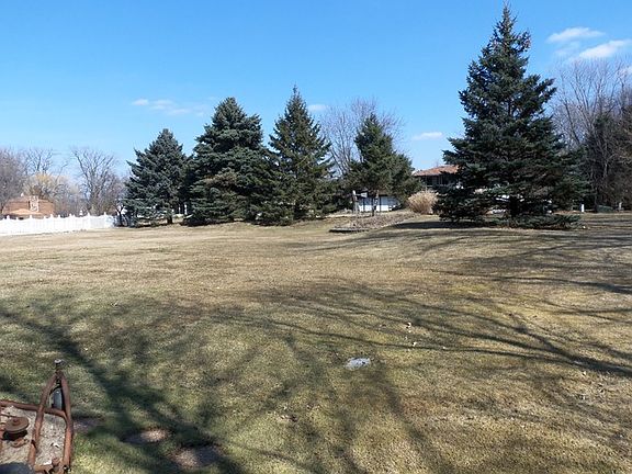 2nd image of 19840 W Tanglewood Dr W