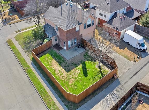 3rd image of 1920 Natural Bridge Dr