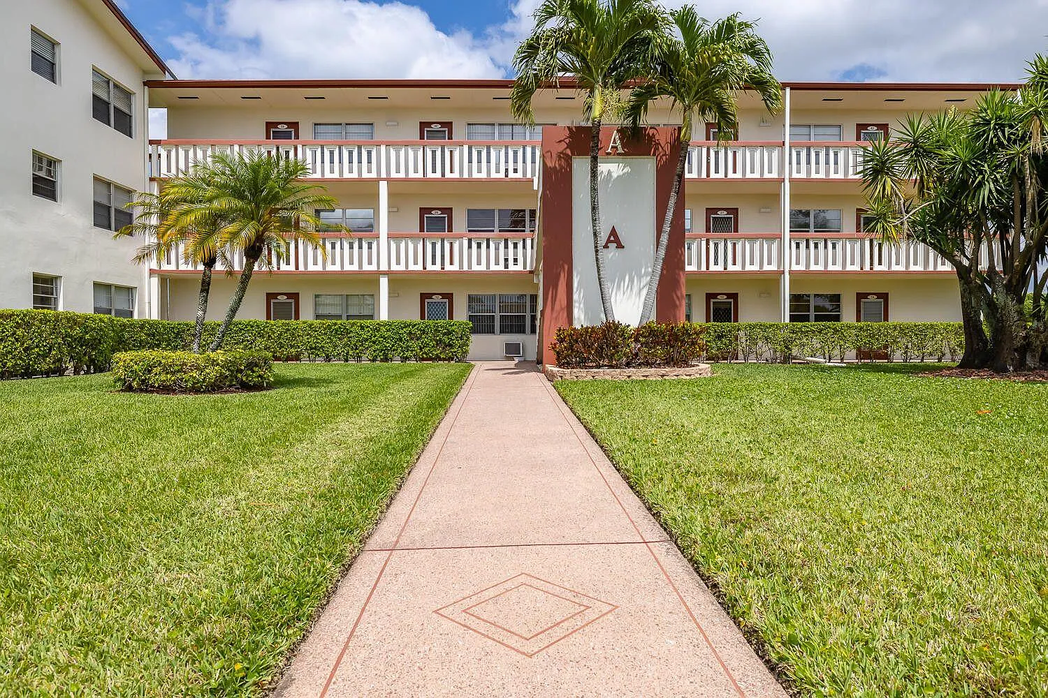 1 bed, 1.5 bath, 720 sqft, $1,450 — Photo 2