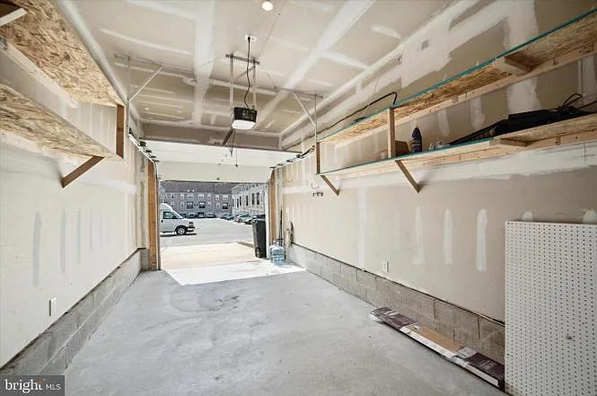 3146 W Master St — Photo 22