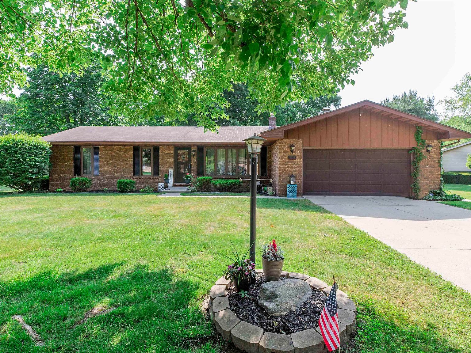 51633 E Gatehouse Dr, South Bend, IN 46637 Zillow