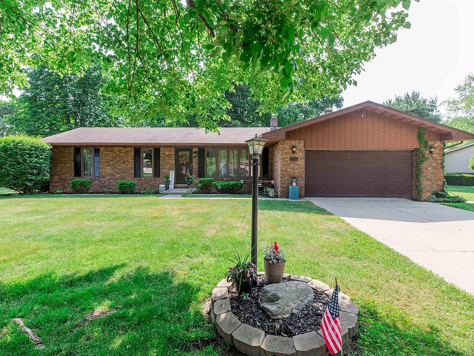1st image of 51633 E Gatehouse Dr