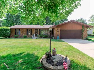 51633 E Gatehouse Dr, South Bend, IN 46637