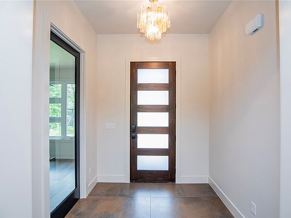5th image of 7 Eddleston Ln
