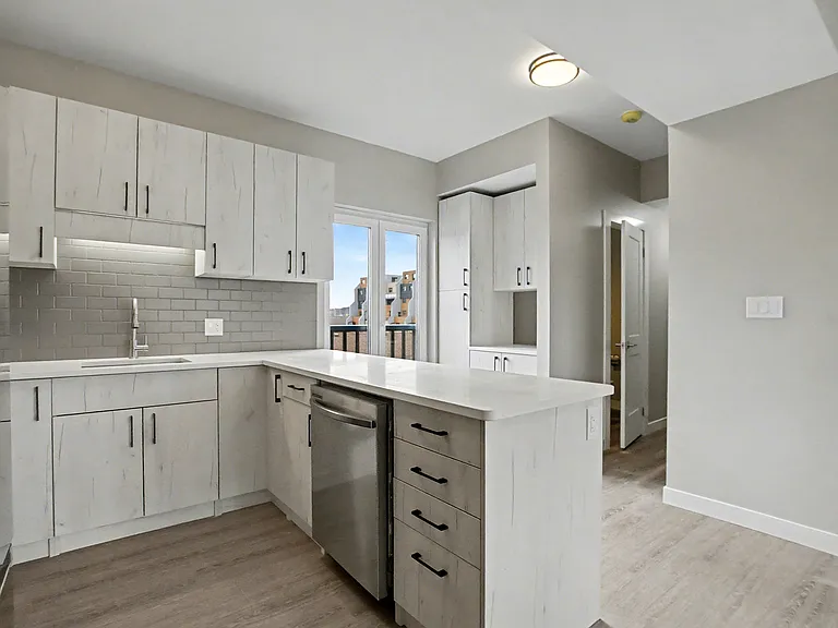 172 Kehl St #1 — Photo 35