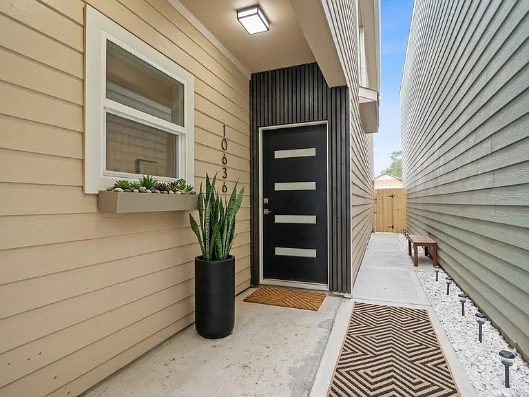 8025 Virgil St — Photo 4
