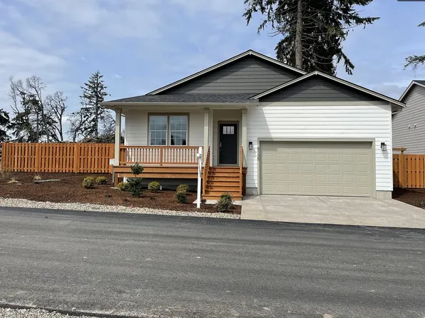 5135 Parkway Dr NE, Salem, OR 97305
