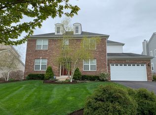 2304 Serenity Ln, Wauconda, IL 60084