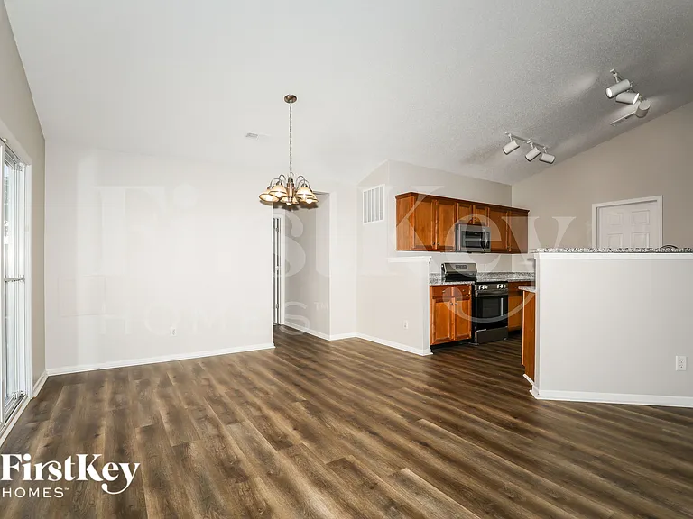 12168 Lindley Dr — Photo 4