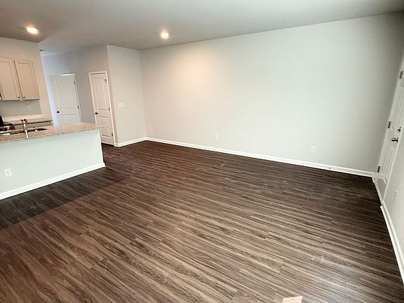 3rd image of 233 Oakwood Dr #30