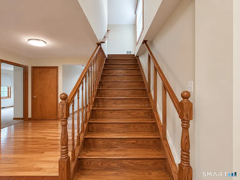 505 E Main St — Photo 9