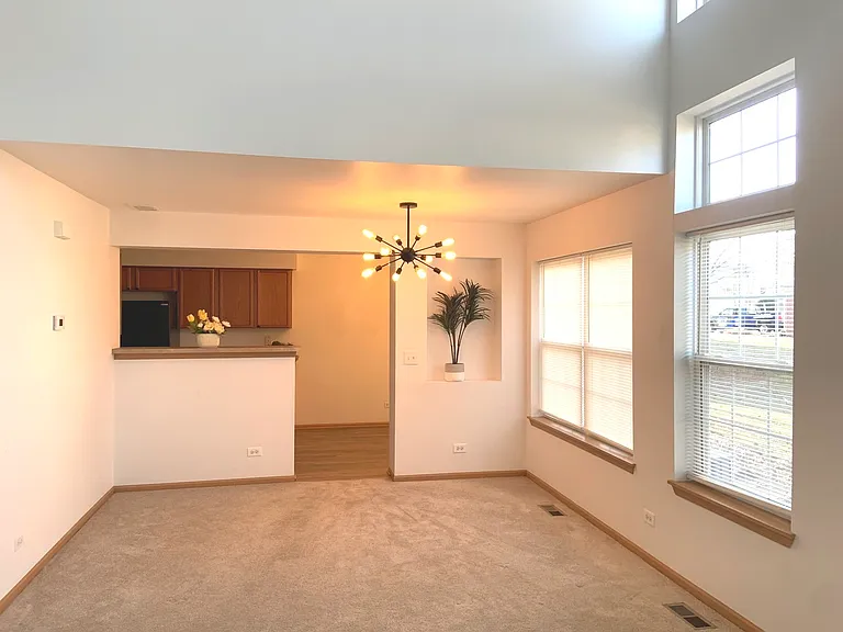 1811 Waverly Way — Photo 3
