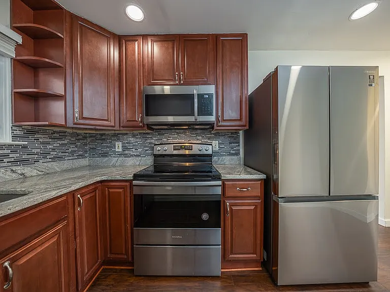 529 Fox Run Ln — Photo 10