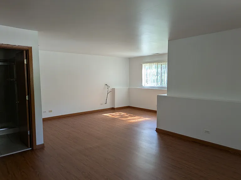 1080 Savoy Ct — Photo 2