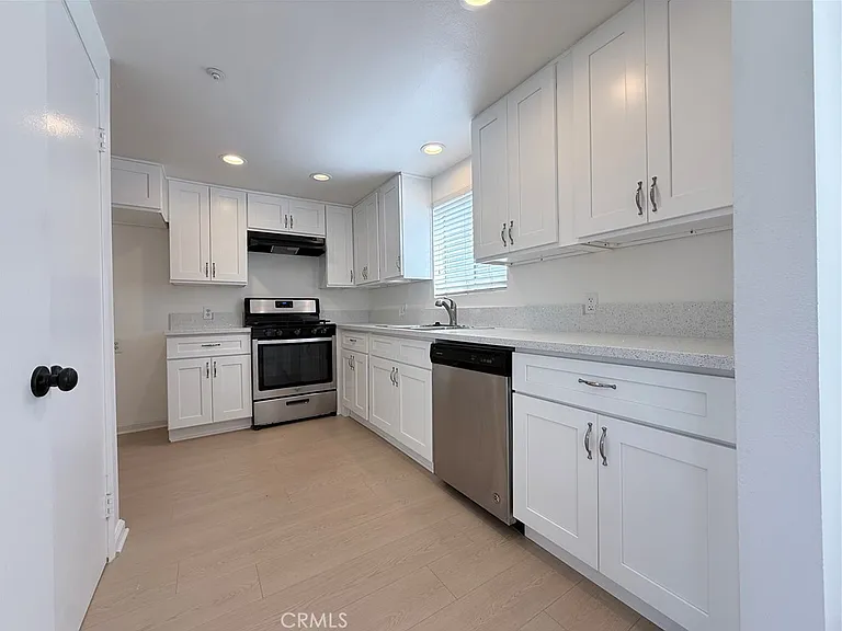 1163 W Badillo St #12 — Photo 3