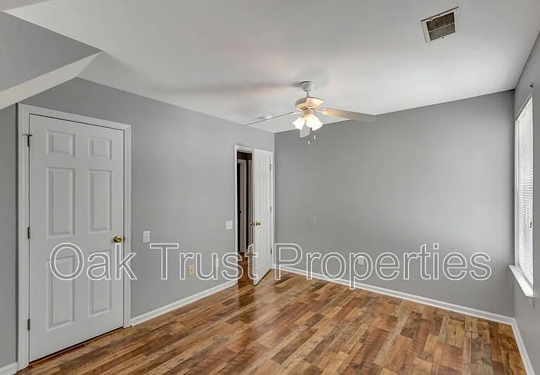 4834 Habersham Ln — Photo 11