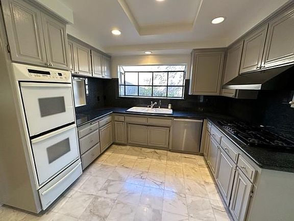 5th image of 20649 Bermuda St