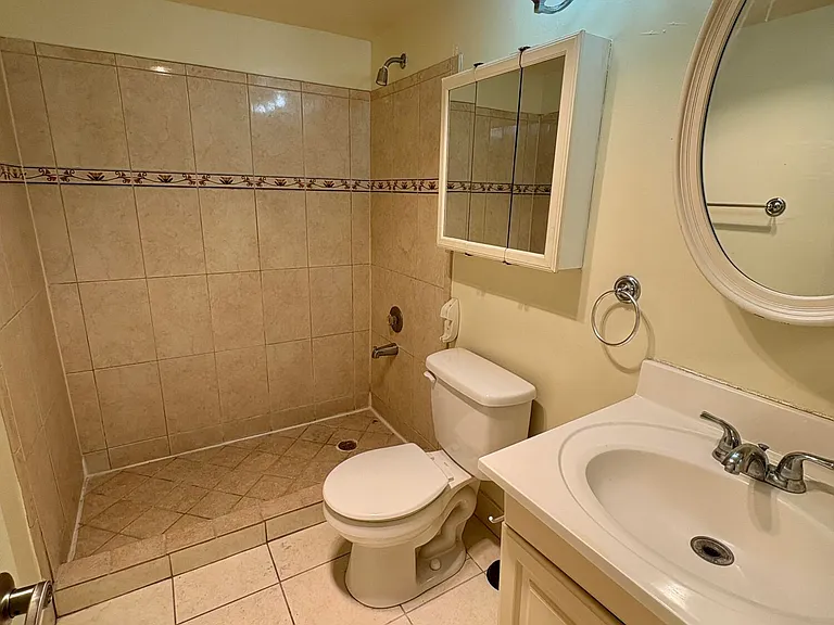 179 Berkshire E #I — Photo 4