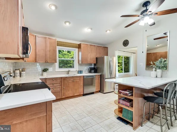 9607 Little Cobbler Ct, Burke, VA 22015