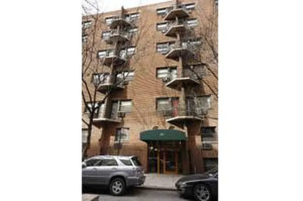 Sold by Metropolitan Property Group | media 19