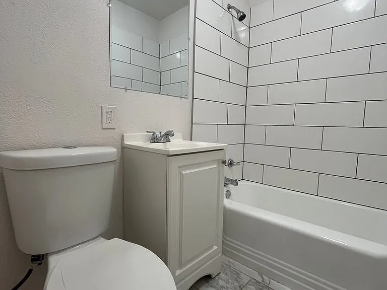 1086 Palm Ave — Photo 13