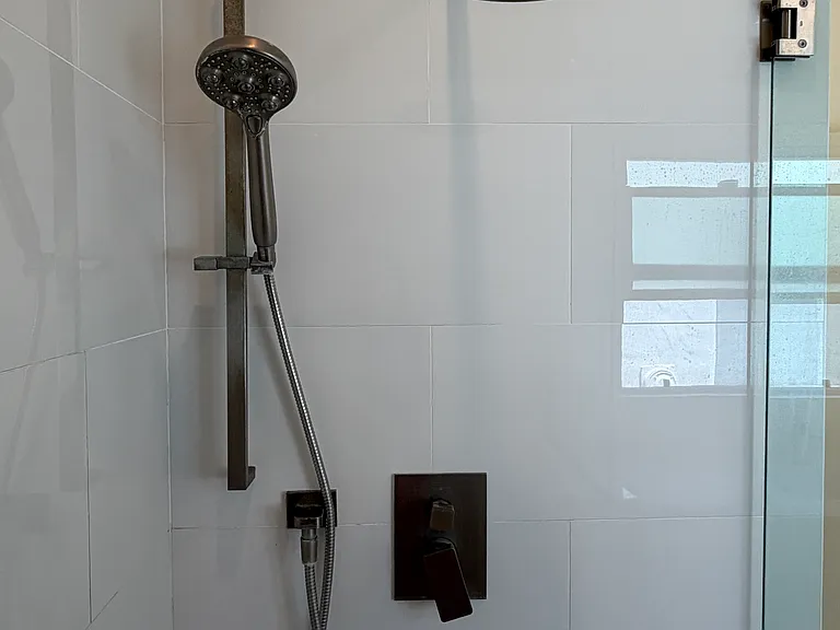 163 N La Peer Dr #C — Photo 25