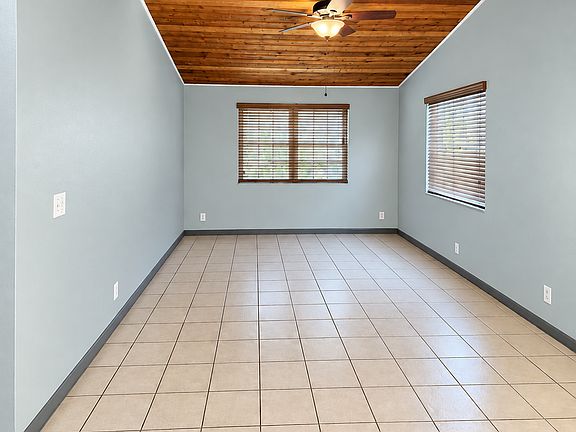 2nd image of 1125 W Prospect Rd