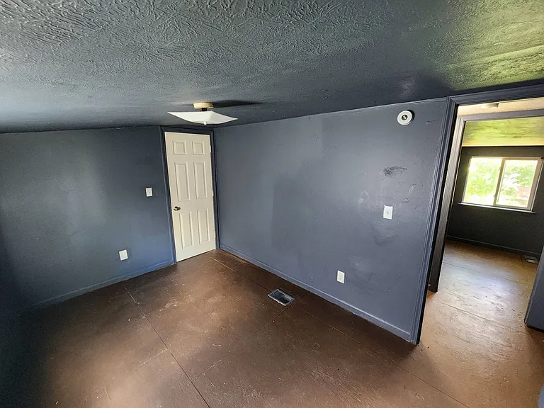 10317 Reno Ave — Photo 15