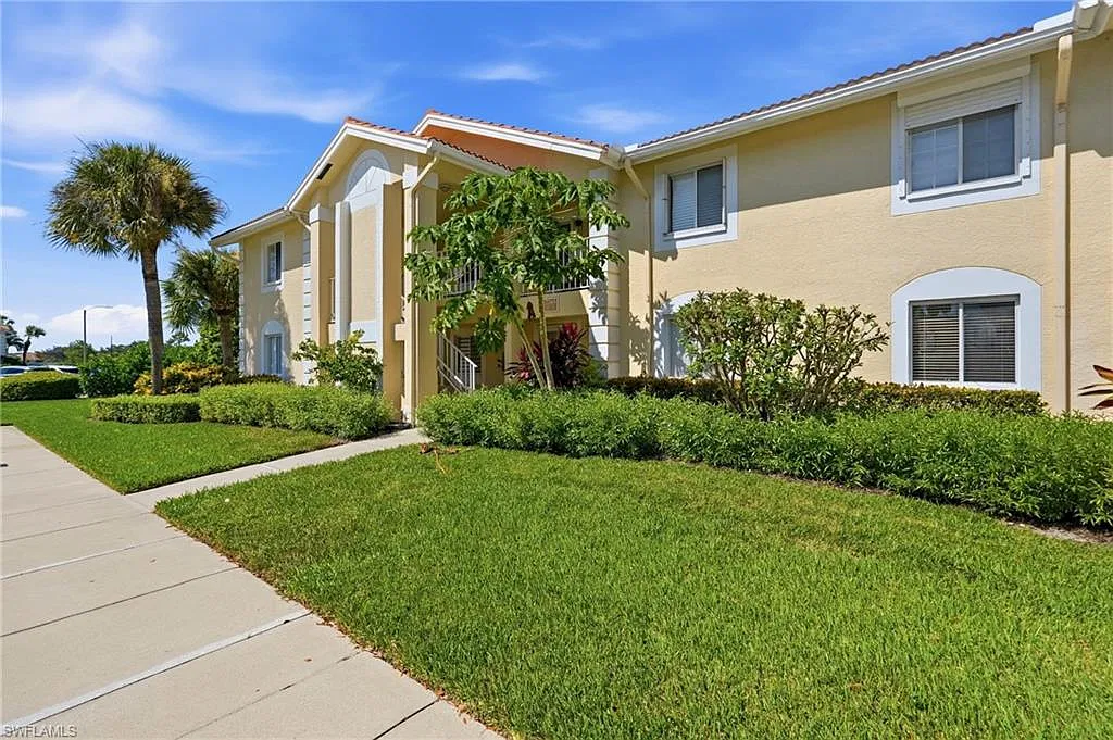 3 bed, 2.0 bath, 1199 sqft, $2,500 — Photo 1