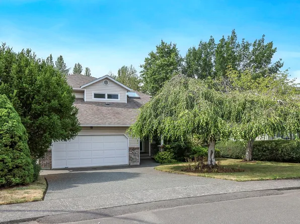1503 Juniper Pl, Comox, BC V9M 1A2