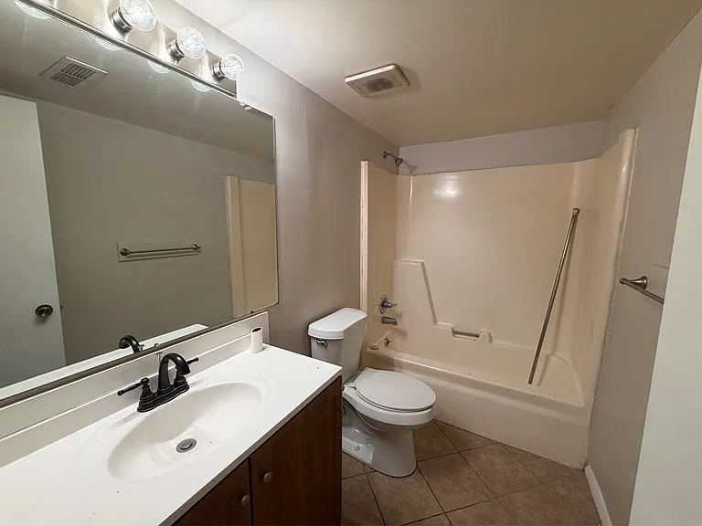 2218 Wind Trace Cir SW #C — Photo 5