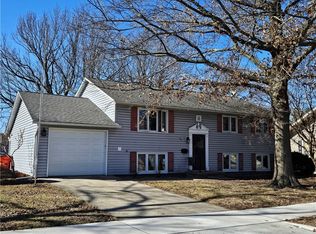 407 N Main St, Sullivan, IL 61951