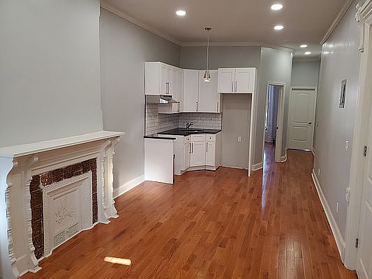 3rd image of 753 Macon St APT 1