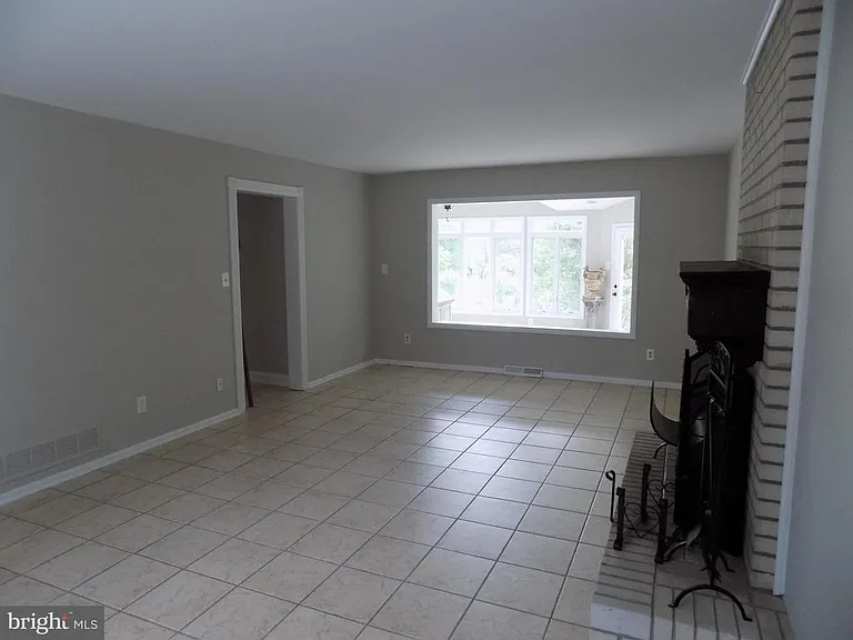 313 Glenville Rd — Photo 11