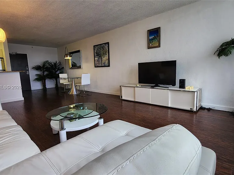1500 Bay Rd #1550S — Photo 2